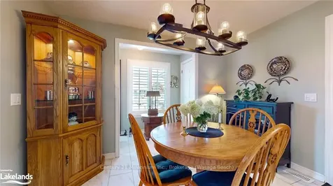 16 Kentucky Avenue Wasaga Beach ON L9Z 3A8