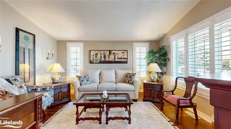 16 Kentucky Avenue Wasaga Beach ON L9Z 3A8