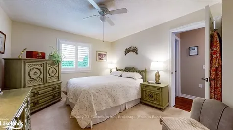 16 Kentucky Avenue Wasaga Beach ON L9Z 3A8