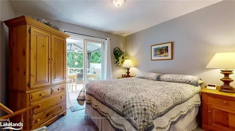 16 Kentucky Avenue Wasaga Beach ON L9Z 3A8