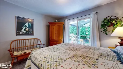 16 Kentucky Avenue Wasaga Beach ON L9Z 3A8