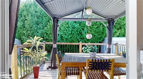 16 Kentucky Avenue Wasaga Beach ON L9Z 3A8
