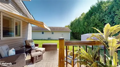 16 Kentucky Avenue Wasaga Beach ON L9Z 3A8