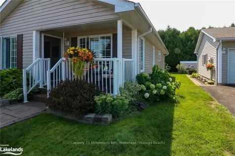 16 Kentucky Avenue Wasaga Beach ON L9Z 3A8