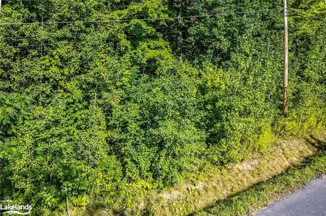 81 Wozniak Road Penetanguishene ON L9M 1W6