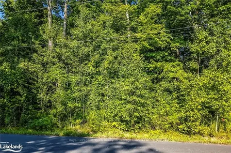 81 Wozniak Road Penetanguishene ON L9M 1W6