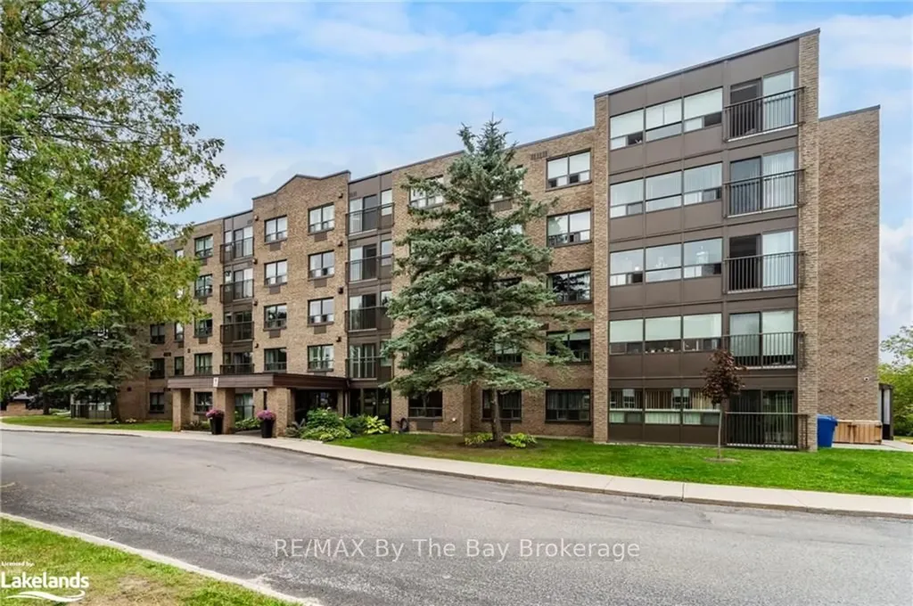 54 Fittons Road W Orillia ON L3V 3T9