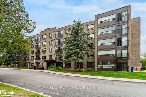 54 Fittons Road W Orillia ON L3V 3T9