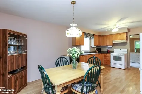 11 Evergreen Crescent Wasaga Beach ON L9Z 1B6