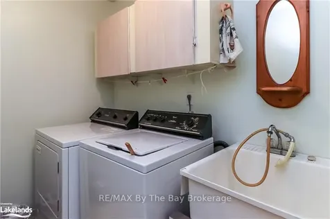 11 Evergreen Crescent Wasaga Beach ON L9Z 1B6