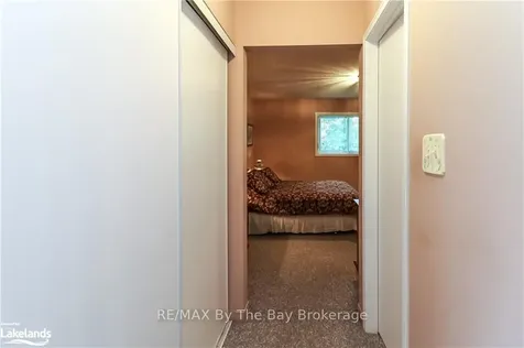 11 Evergreen Crescent Wasaga Beach ON L9Z 1B6