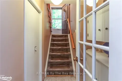11 Evergreen Crescent Wasaga Beach ON L9Z 1B6