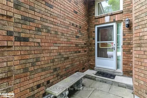 11 Evergreen Crescent Wasaga Beach ON L9Z 1B6