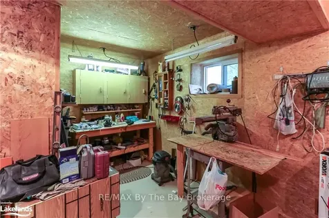 11 Evergreen Crescent Wasaga Beach ON L9Z 1B6