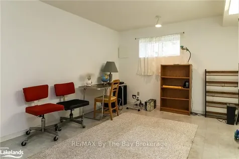 11 Evergreen Crescent Wasaga Beach ON L9Z 1B6