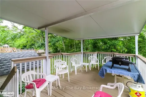11 Evergreen Crescent Wasaga Beach ON L9Z 1B6