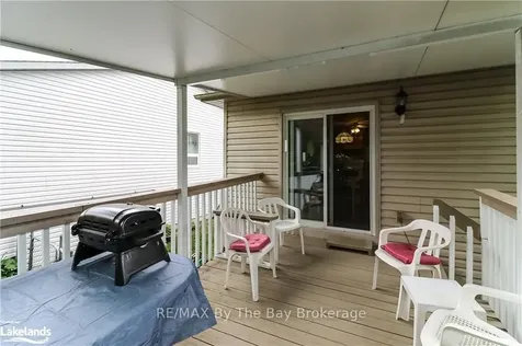 11 Evergreen Crescent Wasaga Beach ON L9Z 1B6