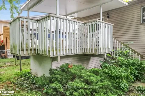 11 Evergreen Crescent Wasaga Beach ON L9Z 1B6
