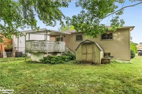 11 Evergreen Crescent Wasaga Beach ON L9Z 1B6