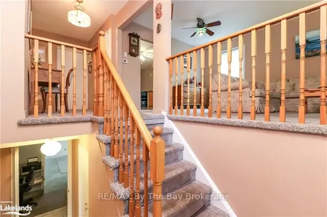 11 Evergreen Crescent Wasaga Beach ON L9Z 1B6