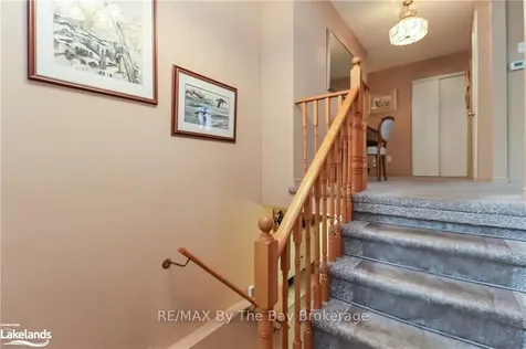 11 Evergreen Crescent Wasaga Beach ON L9Z 1B6