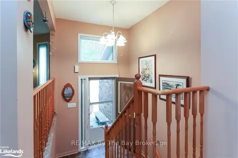 11 Evergreen Crescent Wasaga Beach ON L9Z 1B6