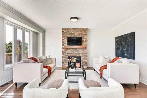 13 Dance Street Collingwood ON L9Y 0H4