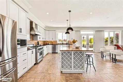 13 Dance Street Collingwood ON L9Y 0H4