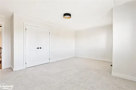 13 Dance Street Collingwood ON L9Y 0H4