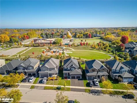 13 Dance Street Collingwood ON L9Y 0H4