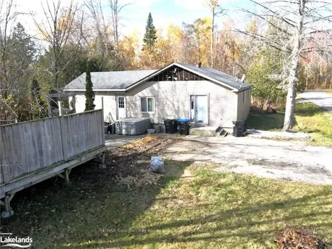 160 Lumber Road Tay ON L0K 2A0