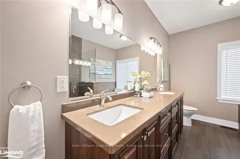 2147 Elana Drive Severn ON L3V 0C1