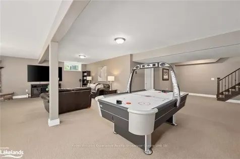 2147 Elana Drive Severn ON L3V 0C1