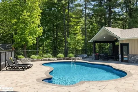 2147 Elana Drive Severn ON L3V 0C1