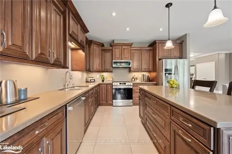 2147 Elana Drive Severn ON L3V 0C1