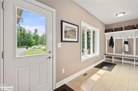 2147 Elana Drive Severn ON L3V 0C1
