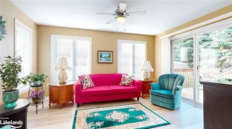 26 Pennsylvania Avenue Wasaga Beach ON L9Z 3A8