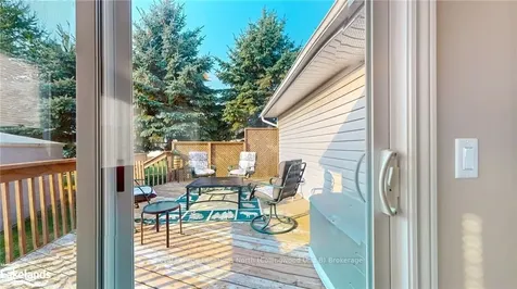 26 Pennsylvania Avenue Wasaga Beach ON L9Z 3A8