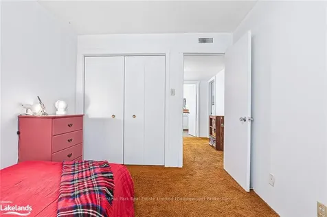 5 Dawson Drive Collingwood ON L9Y 5B4