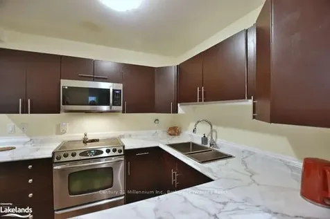 13 Trafalgar Road Collingwood ON L9Y 5G4