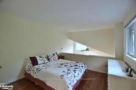 13 Trafalgar Road Collingwood ON L9Y 5G4