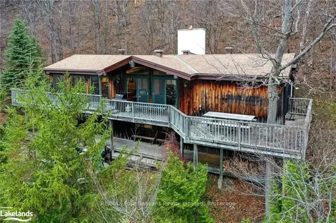 56 North Road Clearview ON L0M 1H0