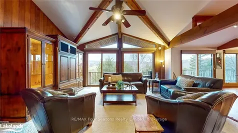 56 North Road Clearview ON L0M 1H0