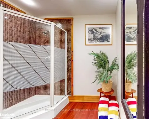 56 North Road Clearview ON L0M 1H0