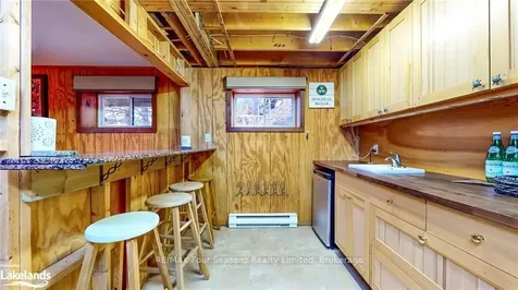 56 North Road Clearview ON L0M 1H0