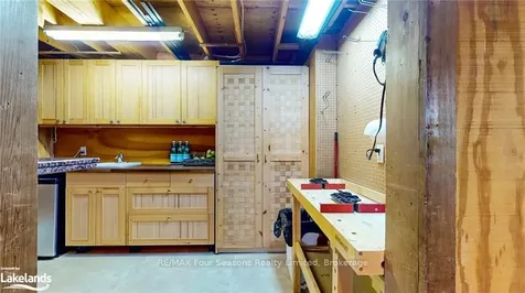 56 North Road Clearview ON L0M 1H0