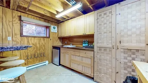 56 North Road Clearview ON L0M 1H0