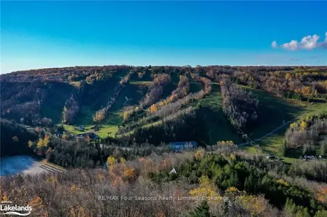 56 North Road Clearview ON L0M 1H0