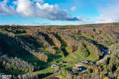 56 North Road Clearview ON L0M 1H0