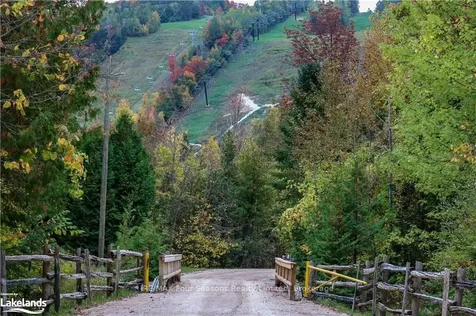 56 North Road Clearview ON L0M 1H0